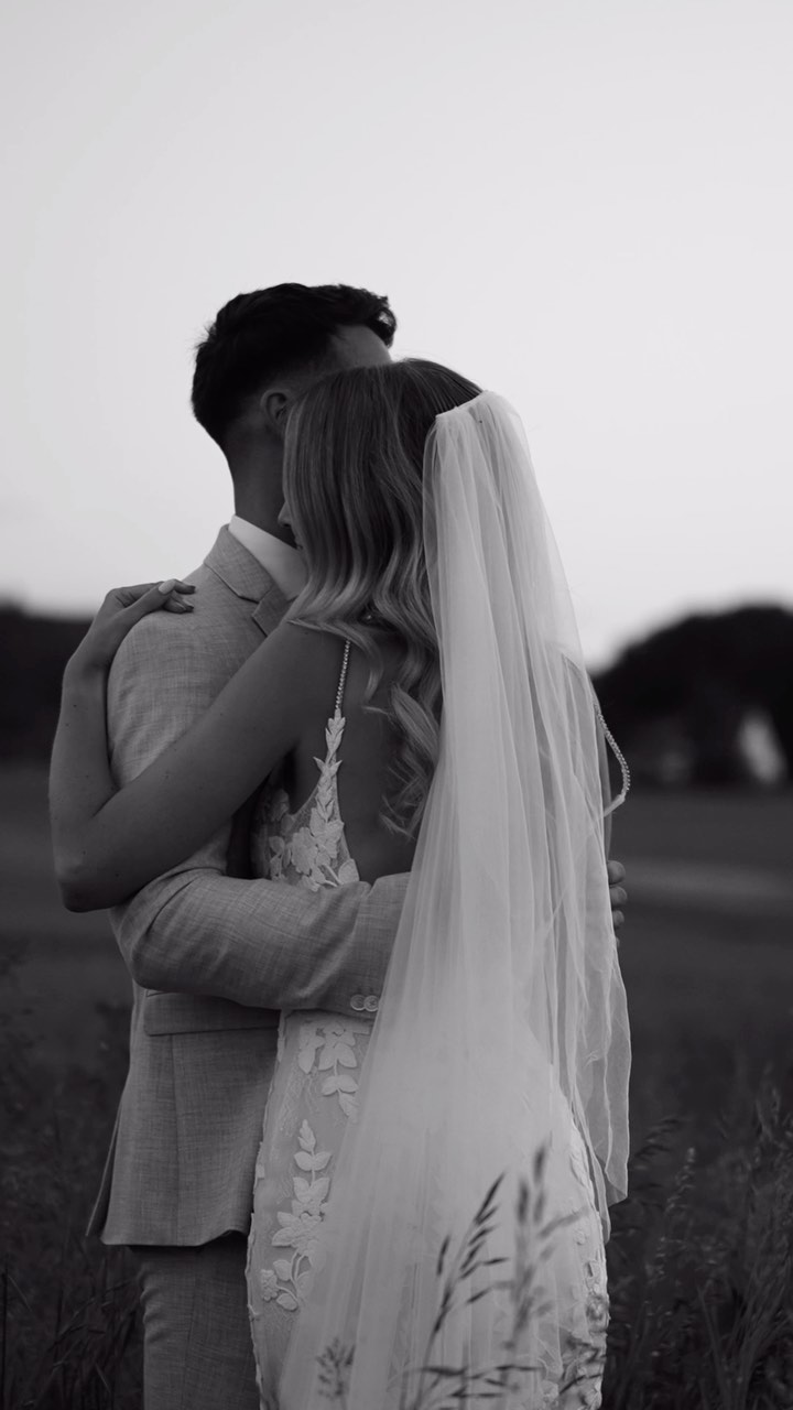 In love with this romantic and special wedding summer nights 🤍
