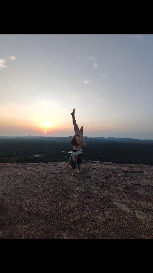 Sri Lanka
Haha what can I say about you?
Summed up you consisted of:
- 2 days arriving & traveling to get to somewhere
- 1 day of Dambulla and my first Sti Lankan couch surfing experience
- 5 days of being sick in Sigiriya, hanging with the locals and realising I need to chill, not travel, so I changed plans to
- 1 week of relaxing at the most beauiful pool in Hikkadua, with
- 1 day travel break in Colombo where I "accidentally" met "my person" (from "my people") at a sunset rooftop bar
- 10 days ayurveda cure in Induruwa including
- 24h of almost non stop dancing at a techno festival at Bentota Beach, a 10min beach walk away from my ayurveda place
- 2 more days with my local colombo friend
= 3,5 weeks of pure relaxation
This was what I wanted.
This was what I got.
And even more.
I don't know if I ever felt more nurished, carred for, relaxed and ready to give back!
Thanks to these wonderful people:
Thank you to this amazing team (of therapists) at my ayurveda place for truely carring for me. Professional and personal. You made me laugh &cry and put me into this crazy post - massage state of total bliss and confusion many times! Thank you for not only touching my body, but my heart and investing so much of your energy into me ❤️
Thank you to my Sri Lankan Couch Surfer for showing me around, answering all my questions and making me come out of hiding. Thanks to you and your boys for making sure I had a great time partying and that I'm save on the dance floor, for looking after and caring for me and welcoming me to Sri Lanka ❤️
Thanks to my Sri Lankan but not Sri Lankan friend for showing up as one of "my people", initiating many great conversations by asking me why I'm smiling and for making my last day memerable by laughing through "guardians of the galaxy" and a 2h walk home ❤️
You all are great givers and I'm glade I was the one receiving!
Thank you all.
Thank you Sri Lanka.
See you next time.