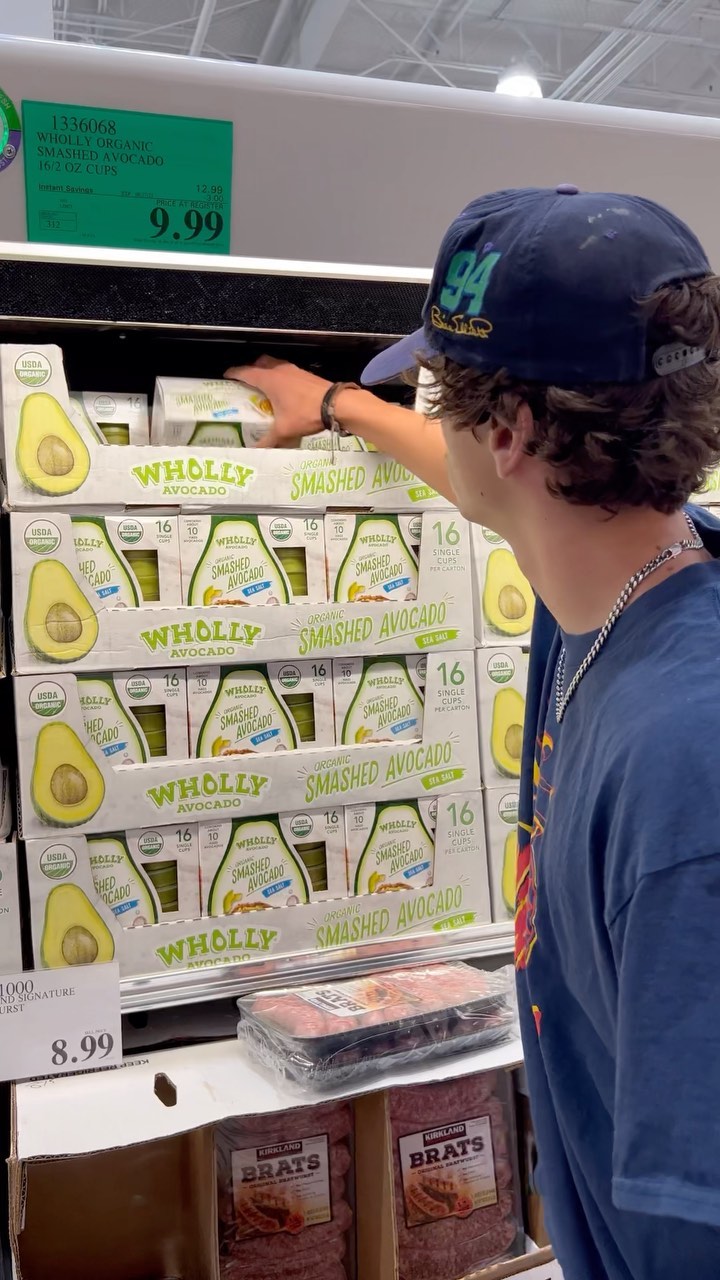 I sent my college sophomore off last week.. and he doesn’t cook! Here is how he did his own meal prep! Super easy!
•
•
•
•
•
#mealprep #athletenutrition #easymeals #easymealprep
#proteinfatcarbs #fuelyourbody #eataccordingtoyourgoals