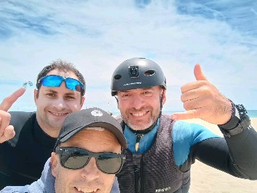 Magic May! Is this the 10th, 11th consecutive day of incredible wind? I can't even remember back to when it started. You're too late for this lot camp, but how about joining us in June or July?
#tarifs #ponienteperfecto #kitecamp #kitesurfholidays