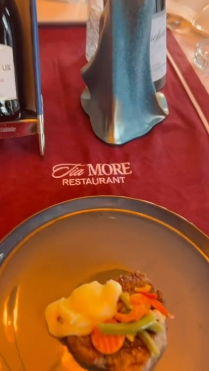 Steak bizim işimiz! 👍🏻🥩🥂
#şarap #et #steak #buyukcekmece #büyükçekmecesahil #büyükcekmece #tiamore #şarapevi #steakhouse #winelover #winehouse #kesfet