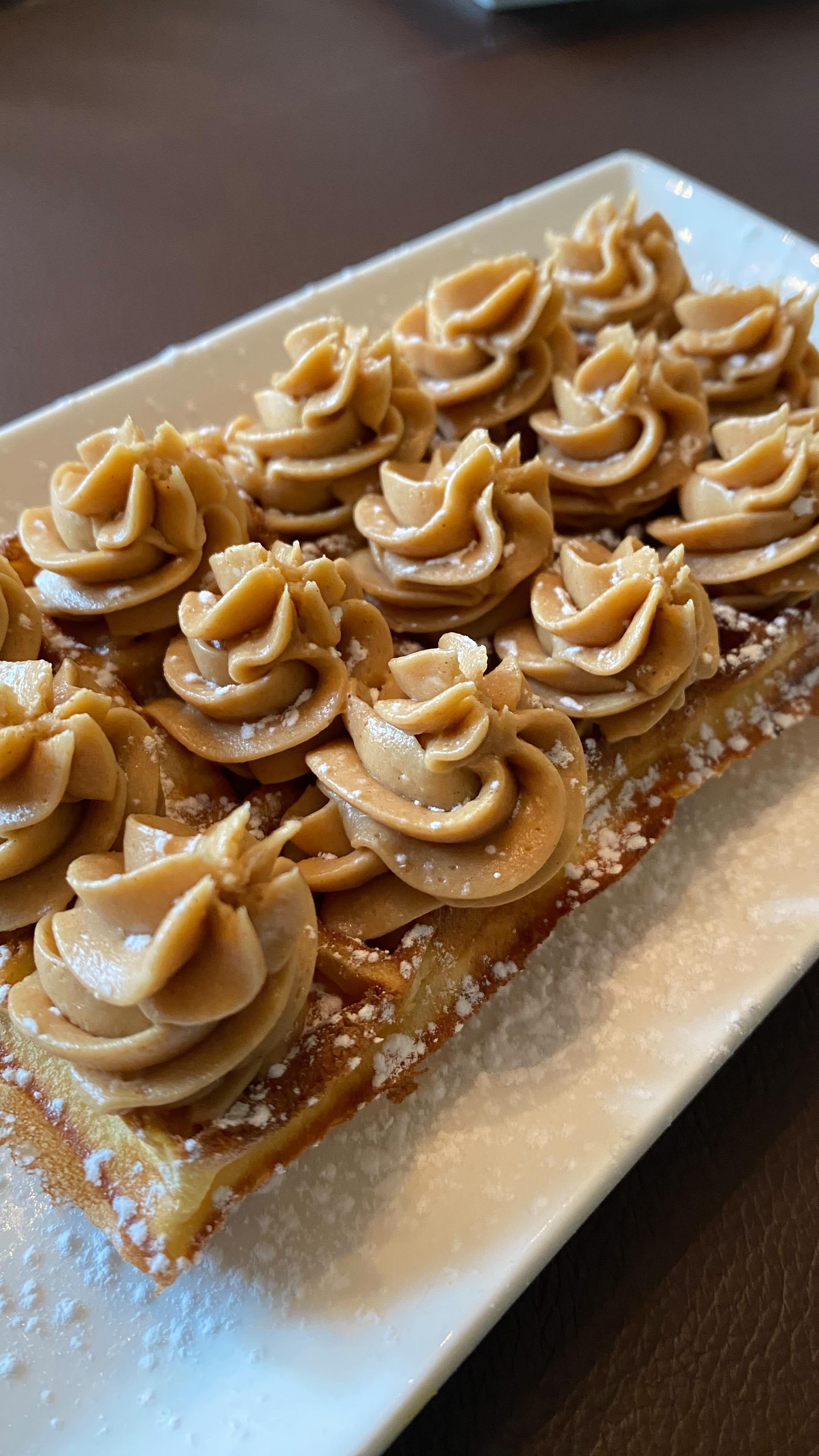 âš DĂ©couvrez notre dĂ©lice parisien revisitĂ© : la Gaufre Paris-Brest ! âš
Plongez dans une expĂ©rience gustative unique avec notre crĂ©ation française : une gaufre croustillante et moelleuse, inspirĂ©e du cĂ©lĂšbre dessert français, le Paris-Brest đ«đ·đ„ź
Chaque bouchĂ©e vous transportera au cĆur des rues pavĂ©es de Paris, câest beau hein ?
Imaginez une gaufre lĂ©gĂšrement sucrĂ©e, garnie dâune crĂšme onctueuse au pralinĂ© et Ă la noisettes, puis gĂ©nĂ©reusement saupoudrĂ©e de sucre glace đ
La recette PARFAITE pour satisfaire vos envies gourmandes !
Que vous soyez un amateur de gaufres ou un passionnĂ© de desserts français, cette recette est un incontournable Ă ne pas manquer ! đ€©âš
RĂ©servez votre table maintenant et donnez nous votre avis. Vous en redemanderez, câest garanti !
#brunch #restaurant #gaufre #gourmand #revisite #parisbrest #frenchfood #recette #client #degustation #aufestindebabette