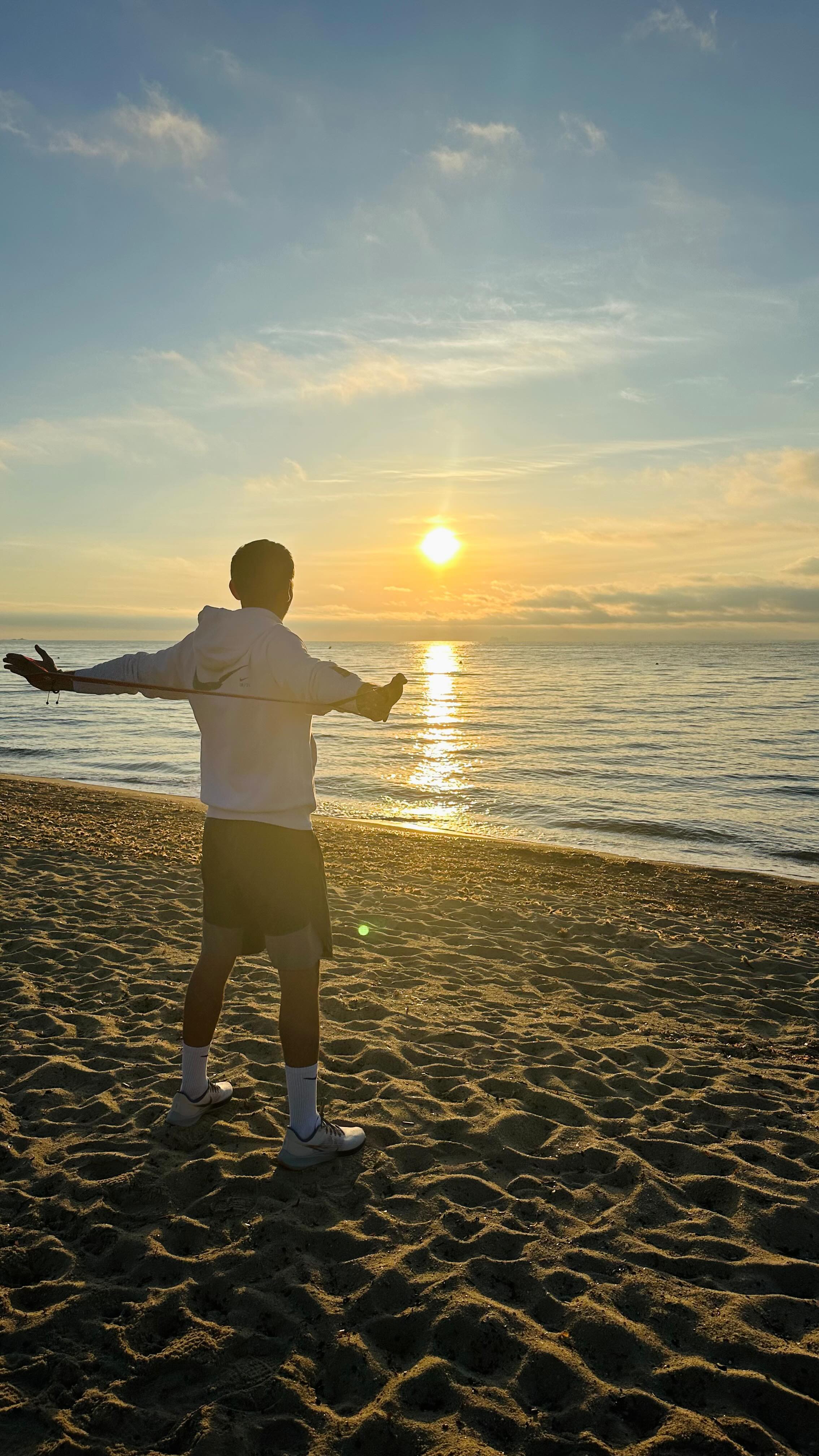 Let’s go 🏋️♂️ what could be better than starting your day by activating your body which will activate our mind