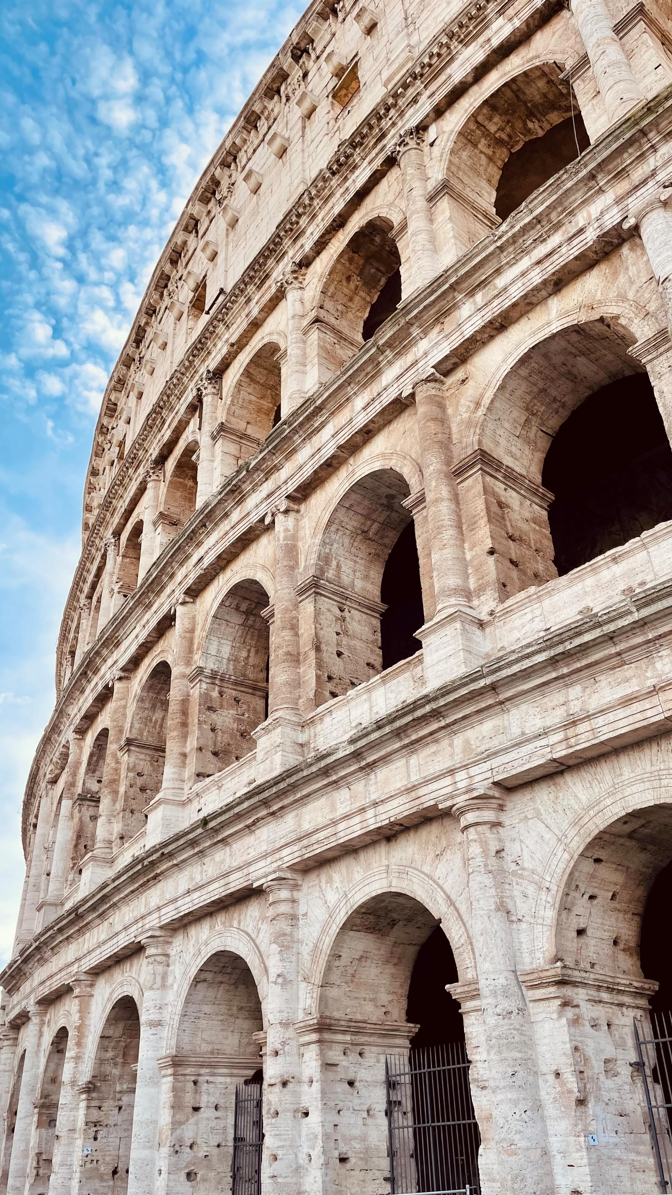 quelques bonnes adresses à connaître avant ton prochain voyage à Rome 🇮🇹🍝
enregistre ce post pour ne pas l’oublier 👀💾
#rome #italie #trevifountain #colisee #voyage #lesaventuresdelo #travelblog #visitrome