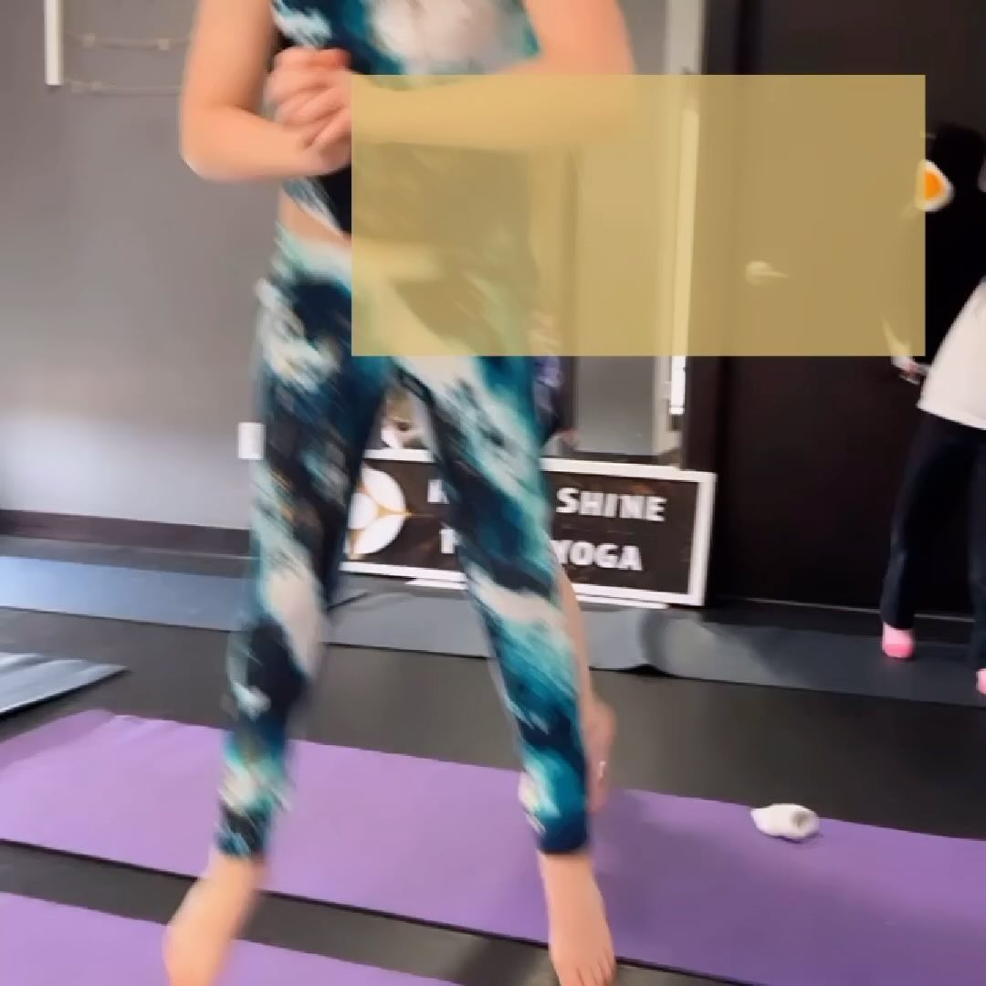 Why do we offer choice and autonomy in yoga class?
🧘1. **Enhanced Body Awareness**: By allowing children to choose between different yoga poses or variations, they develop a deeper understanding of their bodies and how they move, promoting better proprioception and coordination.
💭2. **Improved Decision-Making Skills**: Making choices during yoga practice encourages children to weigh options and make decisions based on their current energy levels and preferences, fostering essential decision-making skills early on.
💪🏽3. **Boosted Self-Esteem and Confidence**: Having the freedom to make choices empowers children and boosts their self-esteem. When they successfully navigate their yoga practice by selecting poses or modifications that suit them, it reinforces their confidence in their abilities.
📈4. **Increased Engagement and Participation**: Offering choices makes yoga sessions more engaging and enjoyable for children. They are more likely to actively participate and stay focused when they have a say in their practice, leading to better retention of skills and concepts.
🧠5. **Stress Reduction and Emotional Regulation**: Learning to listen to their bodies and make mindful choices in yoga can help children develop skills for managing stress and regulating their emotions. This self-awareness and self-regulation can have positive effects on their overall well-being both on and off the yoga mat.
#yogakidsteacher #yogaforkids #choice #bodyawareness #selfregulationskills #emotionalintelligence #emotionalhealth #healthymind