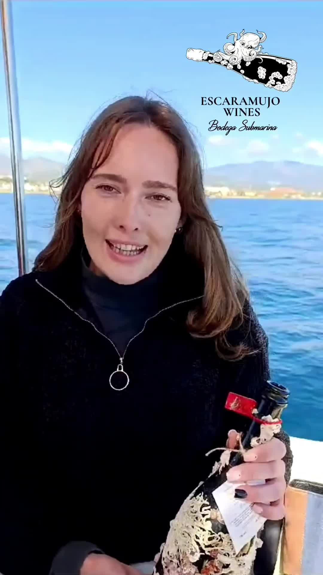 She already lived the experience and was amazed: an underwater wine tasting that delights the senses and honors the planet. What about you? Come meet us and dive into the taste of sustainability with Escaramujo wines.
#UnderwaterWine #WineTastingExperience #SustainableWine #LuxuryWineExperience #UniqueWineTasting #WineLovers #FineWine #EcoFriendlyWine #WineTourism #OceanAgedWine #BoutiqueWinery #WineAdventure #EscaramujoWines
.
.
.
#VinoSubmarino #CataDeVinos #VinoSostenible #VinoDeLujo #Enoturismo #VinoExclusivo #AmantesDelVino #VinoEcoFriendly #VinoConHistoria #VinoDeAutor #EscaramujoWines