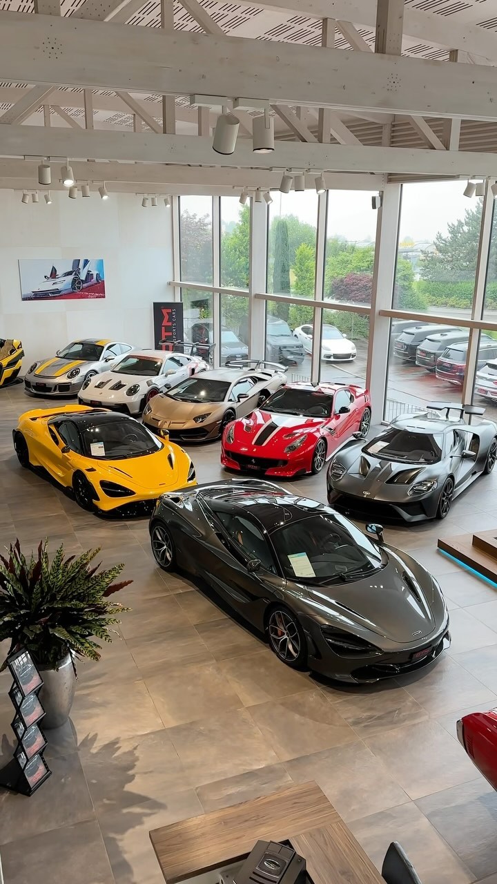 new setup ✨
#porsche #ferrari #lamborghini #mclaren #switzerland #zurich #supercars #hypercars #showroom