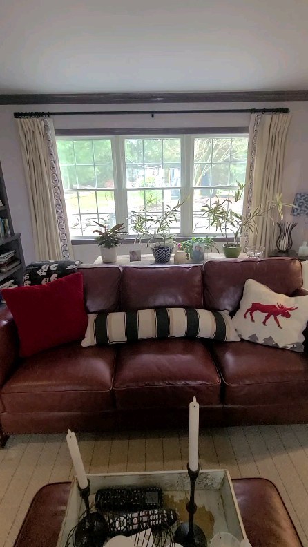 The Ladies Lair- Purple on Mauve colors
#theinfamouspainter #painter #painting #paintingbusiness #paintingcontractor #interiorpainting #homeimprovent #homedecor #finepaintsofeurope #sherwinwilliams #chathamnj #nj #njpainter