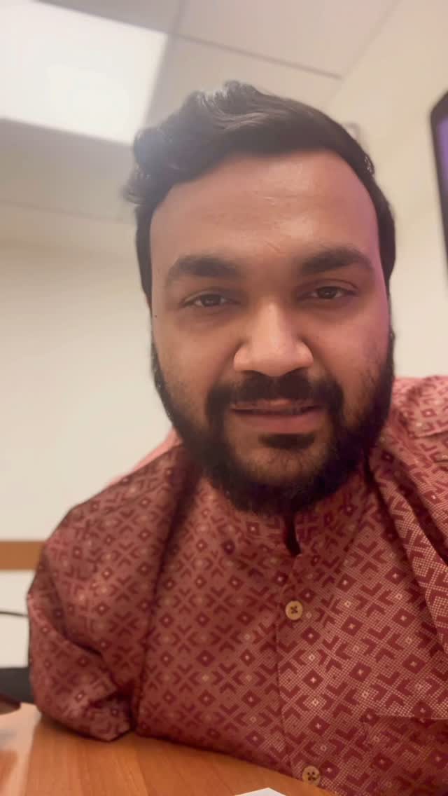 Not all performances need a stage.
Some unfold in gardens, chat windows or even your home — where presence, story, and emotion meet in unexpected ways.
Join us this Sunday for an introductory workshop on Postdramatic Theatre & New Performance Formats — an exploration into the evolving language of live performance.
We’ll explore forms like:
🔹 Immersive theatre
🔹 Documentary & verbatim storytelling
🔹 Multimedia & projections
🔹 Site-specific performances
🔹 Hybrid formats that blur the digital and physical
Perfect for performers, storytellers, artists — or anyone curious about what theatre can be.
📅 Sunday, June 1
⏰ 5:30 PM – 8:00 PM
📍 Studio B, NIV Art Centre, Delhi
💸 ₹1499 | Register at bit.ly/postdramatic25
📲 WhatsApp: 9818925599
Students can use the code POSTDRAMATIC25 to get 25% off.
No prior experience needed.
Just bring your imagination — and a willingness to step off the stage.