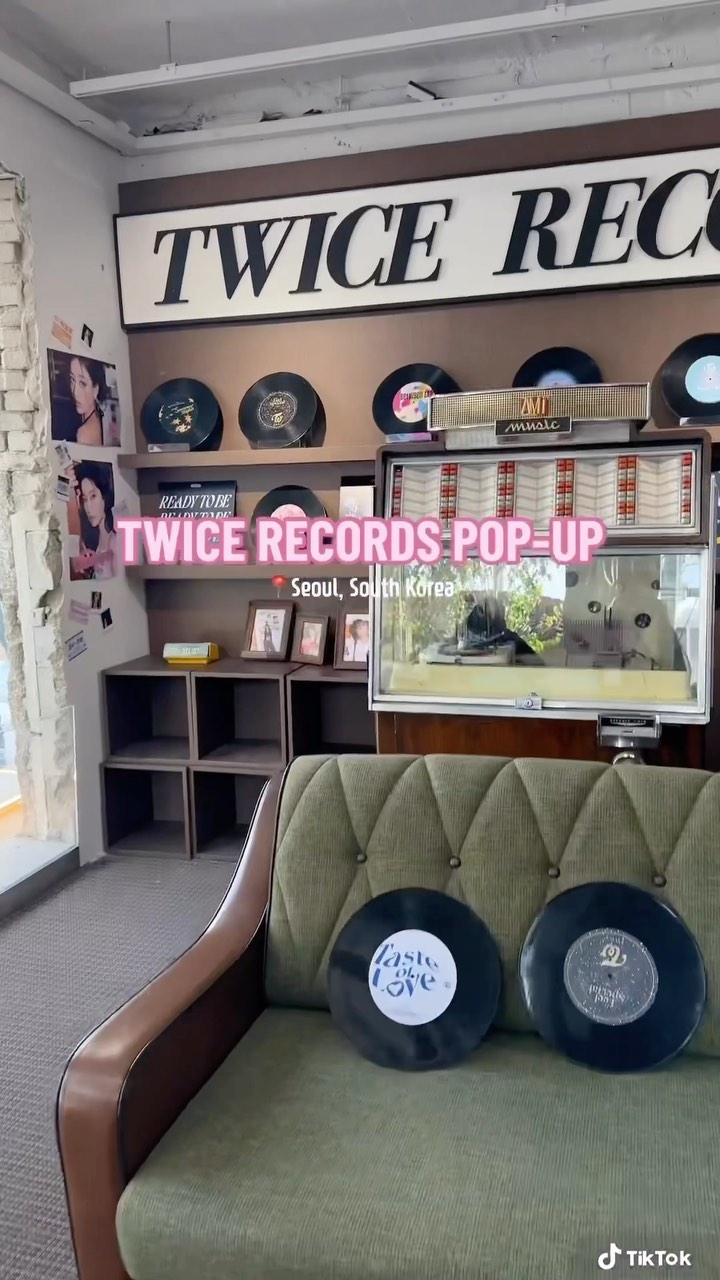 Check out our recent visit to Twice Records Pop-up store in Seoul, where we fulfilled an offline purchase request! 🫡 Just like her, you can get your favorite offline merchandise and have them consolidated in our warehouse until you’re ready to ship! 🌟
Tap our bio to know how Offline Purchase Service works 😉
#kpopgom #twicewtt #twicepopup #twicego #twicerecords #twicewts #twicetrade #twiceofflineMd