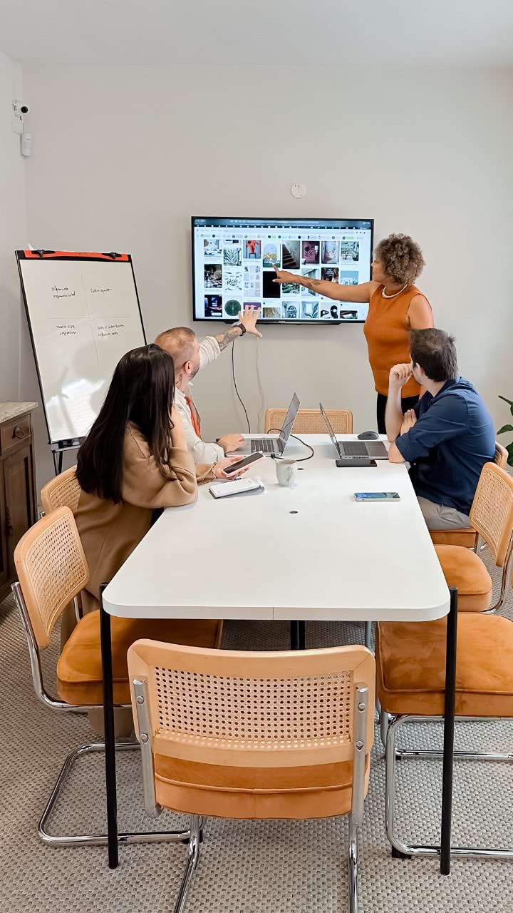 Estamos crescendo para melhor atender você! 🚀
No Coworking Baobá, nossas salas de reunião são perfeitas para suas necessidades.
E com a nova sala moderna e aconchegante em construção, teremos ainda mais espaço para suas reuniões e treinamentos importantes.
Reserve já e garanta o ambiente ideal para sua equipe!
#CoworkingBaobá #Reuniões #Infraestrutura #novidade #sumaré #sãopaulo