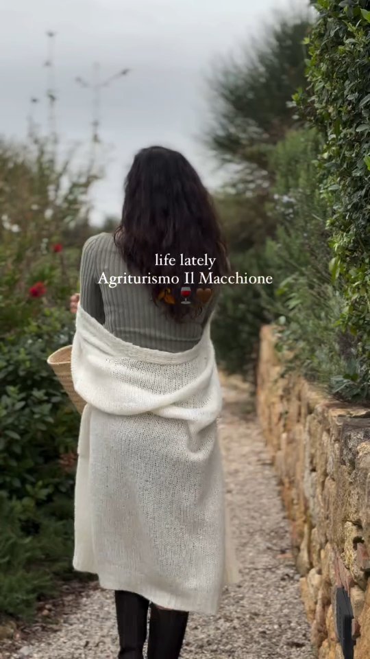 Life in Val d'Orcia 🍁🍂
•
•
•
#valdorcia #pienza #countrylife #tuscany #fallvibes