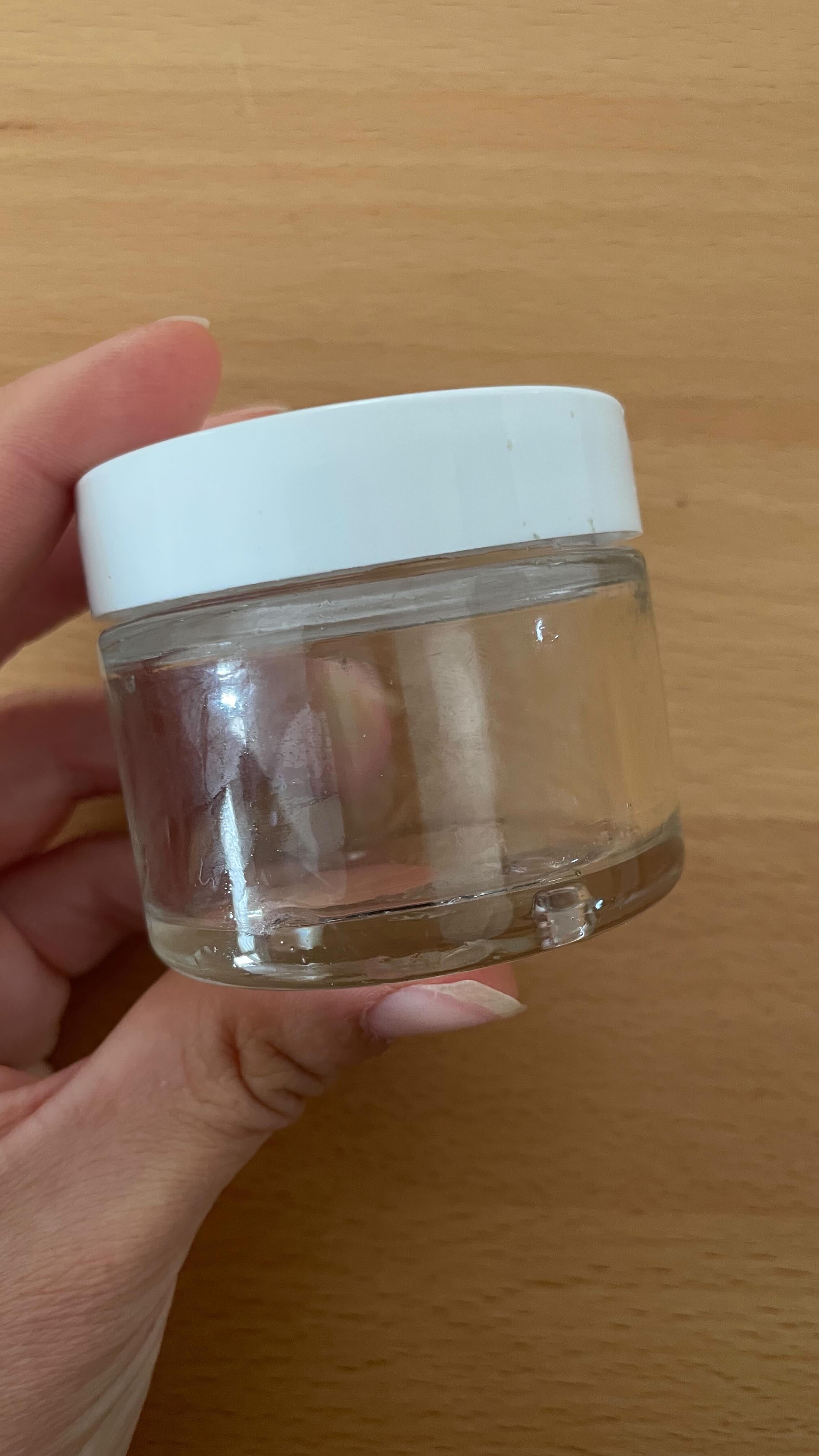 Vous avez fini votre déodorant et vous ne savez pas quoi faire du contenant en verre ? Je vois donne ici quelques astuces pour le réutiliser.
Et si vous n’aimez pas ces alternatives, sachez que vous pouvez le mettre à recycler ♻️ dans la poubelle du verre et le couvercle dans celle du plastique et carton.
Et vous, vous l’auriez utilisé de quelle manière ?
#recycler #reutilisable #reutiliser #flacon #verre #diy #pot