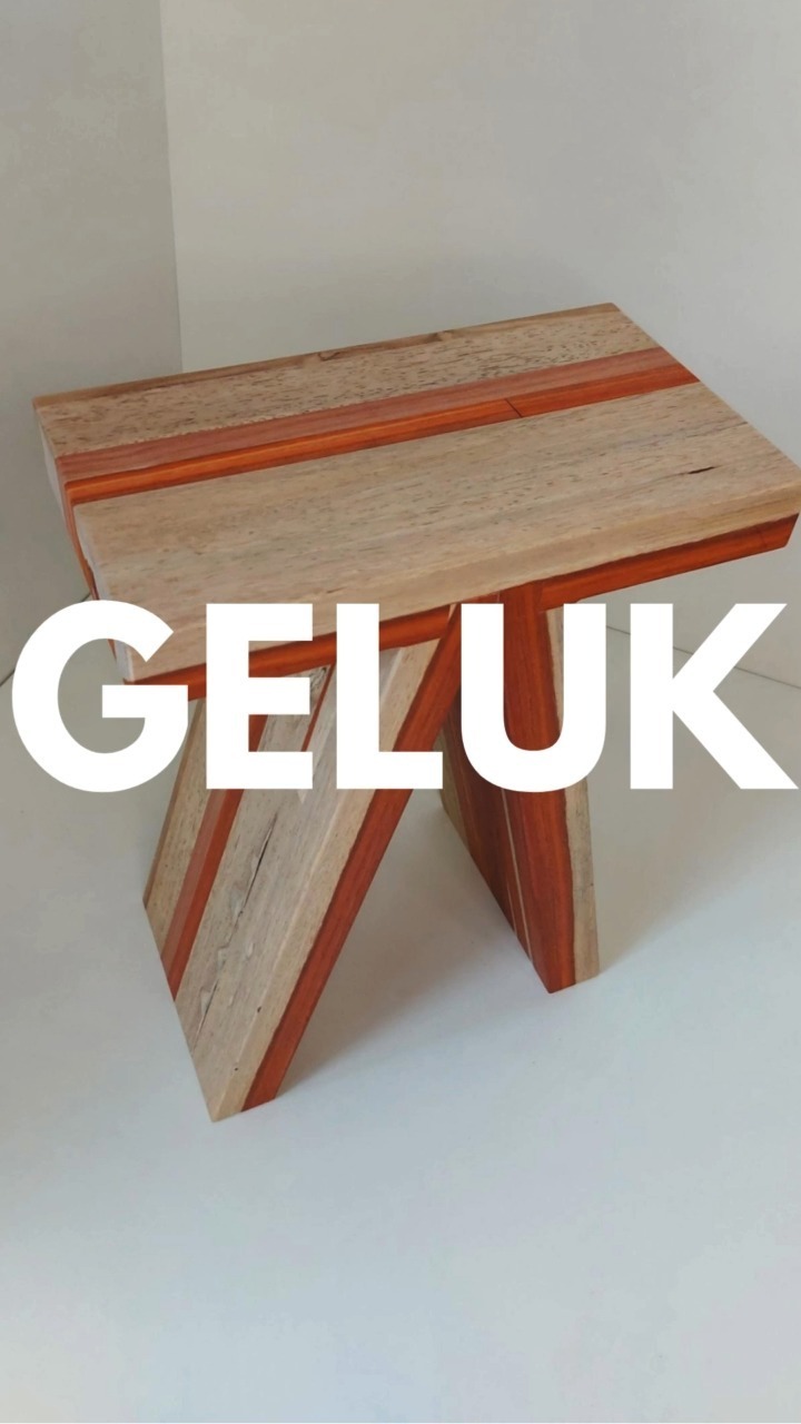 We zijn in een zotte bui!
(wat wil je, met al die regenbuien van de laatste tijd...)
Speciaal voor jou, omdat je ons volgt op Instagram, loopt er een cadeautjesactie op onze handgemaakte massiefhouten krukjes.
Opgelet: we weten niet wanneer deze zotte bui (en zotte actie) verdwijnt, dus twijfel niet te lang want dan kaapt iemand anders jouw favoriete krukje misschien wel weg 🙈.
Gebruik actiecode "ZOTTEBUI" bij het afrekenen in onze webshop om je krukje in gemixt hout nu tijdelijk aan € 96 aan te schaffen i.p.v. € 176.
➡️ www.peetersjef.be/webshop is the place to be.
Fijne dag, Jef