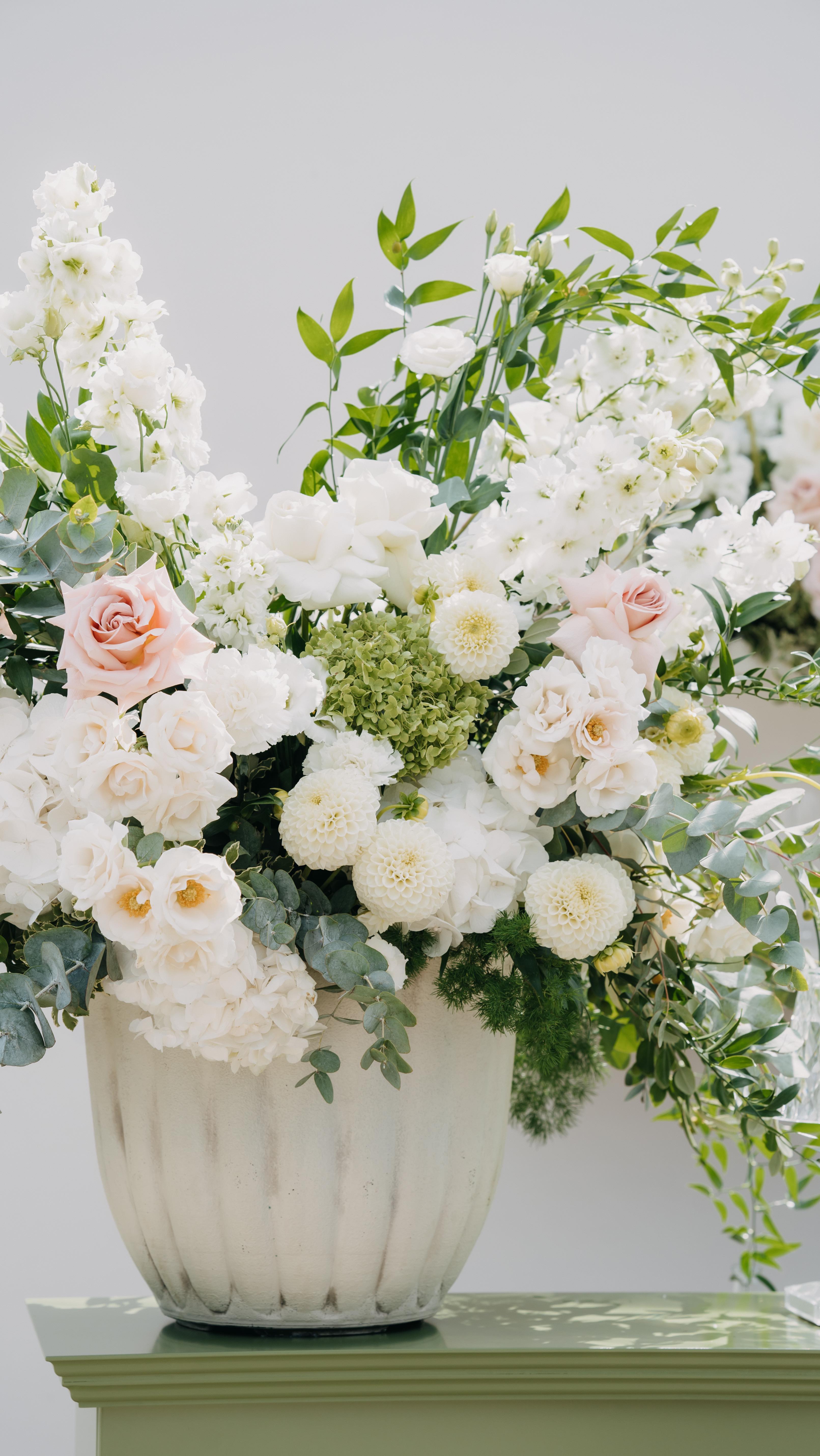 Blumen sind und bleiben einfach die schönste Sprache der Welt 🤍
Sie drücken so viele Emotionen aus und bereiten stets große Freude 🤍
Verschenkt ihr auch gerne Blumen?
Oder schenkt Euch vielleicht sogar selber welche ?
#flowers #blumen #florist #emotions #feeling