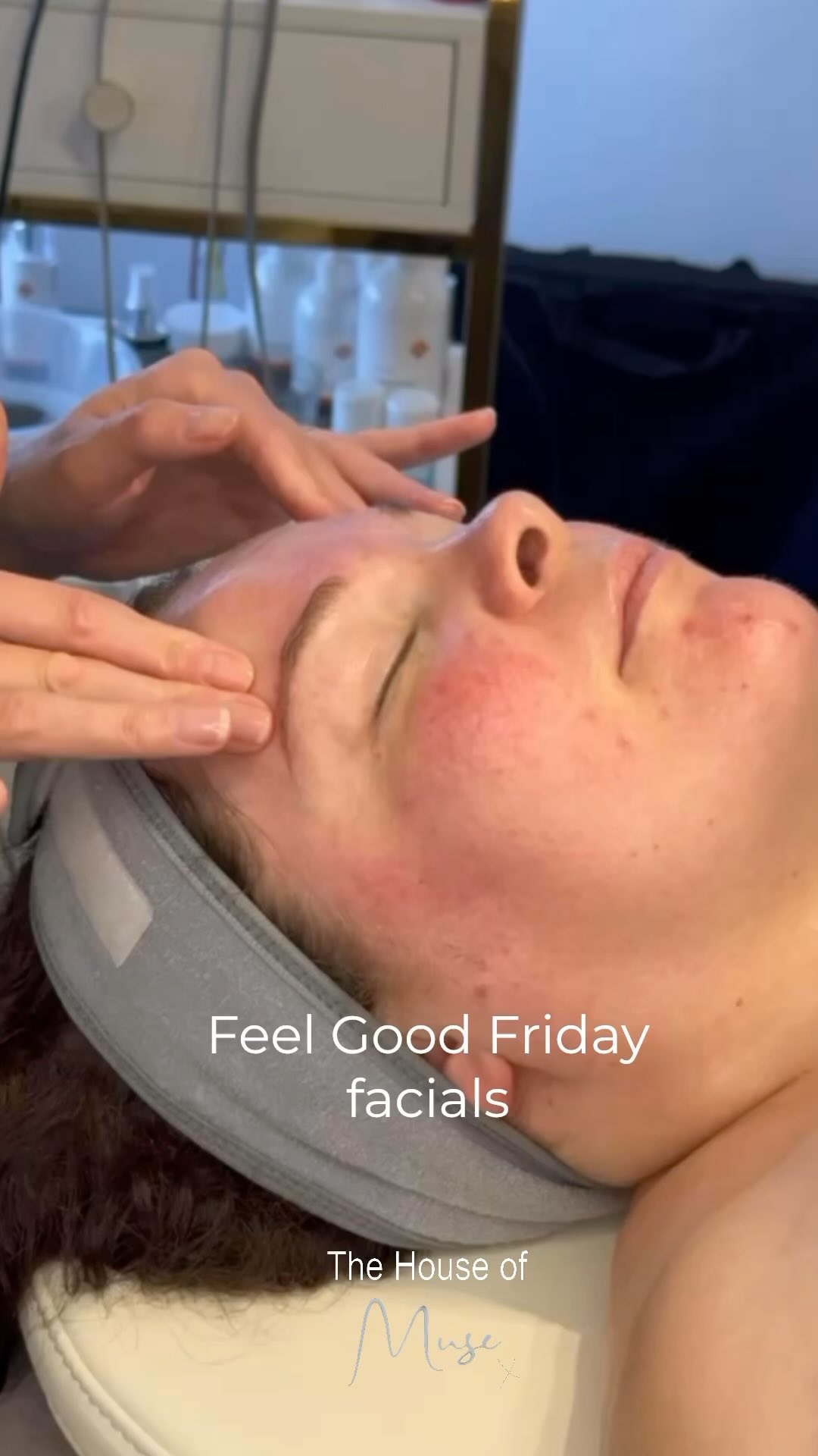 Happy Friday from us all at The House of Muse!
@annacolebeauty_cardiff has a selection of the most indulgent facials, why not treat yourself ?
You can book with her direct at @annacolebeauty_cardiff or via our booking system.
📍#pontcanna
#massagetherapy #wellnesscardiff #wellnessthatworks #guashamassage #holistichealth
📷 @rae.j.morgan
