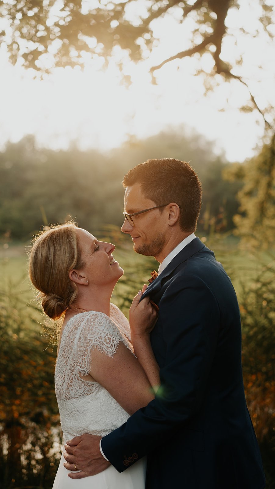 De zonovergoten dag van E&Y ☀️
Planning, styling & grafisch werk @seasonsoflove.weddings
Locatie @bleyckhof
Fotograaf @heimat_verhalen
Catering @zouterover
Cocktails @baroue_baronwheels
Dessert @goegebakken.be
Livemuziek @sipsforsupper
Lights @dbmoonlight
Rentals @seasonsoflove.rentals, @goldfishpartyrental & @woodfestevents
Voor de liefde van @ellisvanbeeck en @yves_gernee