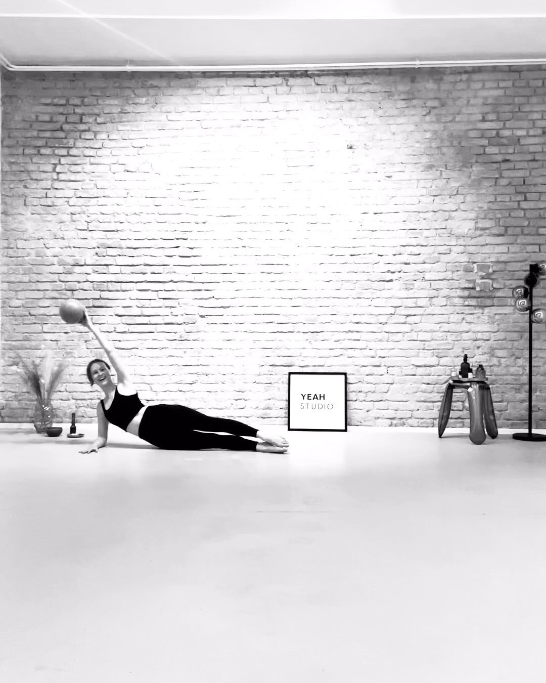 At YEAH STUDIO we believe in the magic of classes in a flow. While we train our body we also train our minds. awareness and focus come into play within the physical practice. #yeah #focus #spirit #sweat #soul #powerpilates #pilates #powerhouse #fitnessmotivation #awareness #urbansportsclub