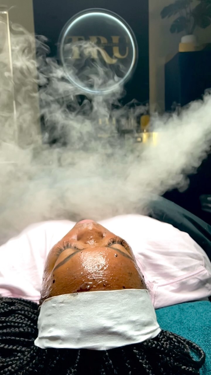 🧖🏽♀️ Time
How your face looking today ?
#cincinnatiesthetician #facialcincinnati #blackesthetician #skincare #cincinnatifacial #ohioesthetician #explore