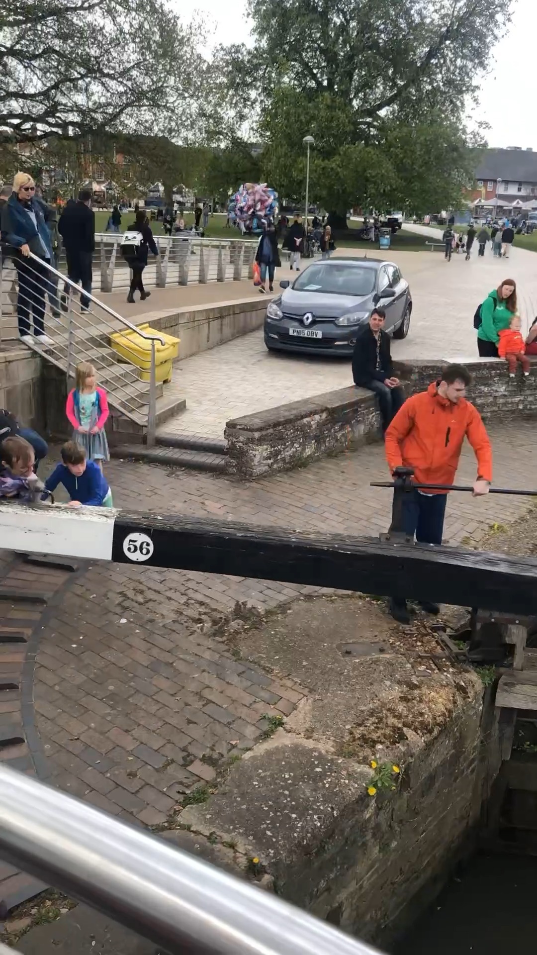Stratford-upon-Avon Canal's final lock links to the Avon so it linked the industrial Midlands to the south west coast from 1816. Always fun watching boats come through!
DM to book a top tour.
#offbeatcotswolds #bluebadgeguide #bluebadgeguides
#britainsbestguides #Cotswolds #thecotswolds
#inthecotswolds #cotswoldcountry #Cotswolds_Culture #lovethecotswolds #StratfordOnAvon
#discoverthecotswolds #visitthecotswolds #discovercotswolds #cotswoldslife #cotswoldlife #thecotswolds
#your_cotswolds
#cotswolds #thecotswolds #cotswoldvillage #visitengland #englishvillage
#englishcountryside
#explore_britain_ #traveling_uk
#photosofengland #instabritain #europetravel