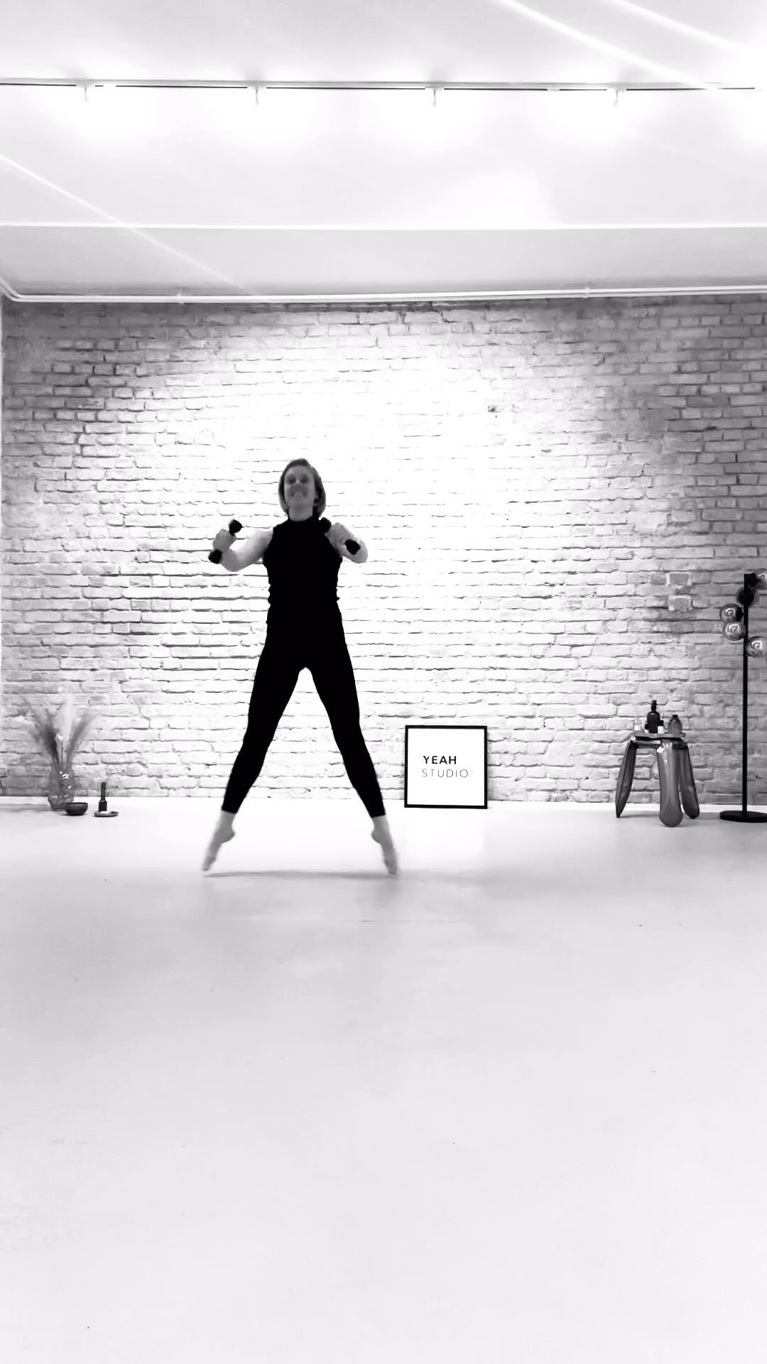 In cardio barre classes we mix sessions up with some high intensity moments. YEAH! #cardiobarre #barreworkout #barrefitness #fitnessmotivation #yeah #sweat #yeahstudio #crewlove