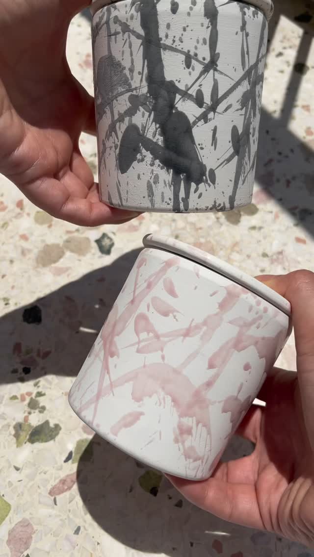 Two New Candle colours are on their way!
A Matt Black & a Glossy Pink, both with a lovely sky blue inside. Do you have a favourite and what fragrance are you looking for?!
#HouseOfFenia #HOF #Handmade #Shop #Candle #NewProduct #ComingSoon #Greece #Athens #MadeInAthens #MadeInGreece