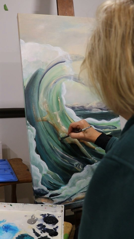 Countdown, Day 10 to Tales of a Fisherman at @nhartassociation Have you ever had a waking dream, or a vision? I have a few paintings in the upcoming show that were created from moments like those, " The Float" is a story that takes place at dawn. She is like a Siren and she swims with the fish.🥰 Better final pics to follow.
#marineart #nhartist #dailyart #studiotime #studioprocess #fishobsession