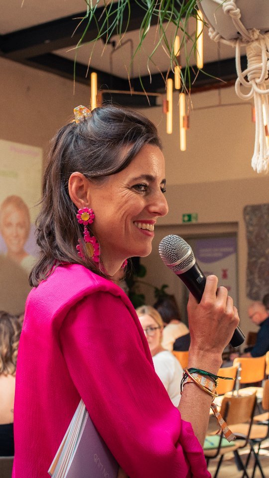 🔔 Reminder für alle Ernährungsexpert:innen aus Wissenschaft, Verbänden, Unternehmen & Start-ups: Last Chance for Early Birds!
...am 12. September ist es wieder soweit: wir kommen zusammen, um die Transformation des Ernährungssystems voranzutreiben 🤩
Sicher dir dein Early Bird Ticket noch bis Samstag, den 15.6. 🔥
WARUM DABEI SEIN?
👂Lausche den spannenden Vorträgen unserer TOP Rednerinnen
💬 Nutze die Möglichkeit im “Ask me Anything”-Corner, Gründer:innen deine ganz persönlichen Fragen zu stellen
📝 Gestalte die Zukunft aktiv mit bei unserer Community-Aktion "10 Thesen für die nächsten 2 Jahre”
👀 Lass dich in der "Brands to watch"-Area von Unternehmen und ihren neuesten Produkten inspirieren
🌐 Lerne die Community durch geplante Networking-Aktivitäten kennen
🪩 Last but not least: Feiere mit uns 5 Jahre Nutrition Hub!
Alle Infos über den Link in der Bio 💜