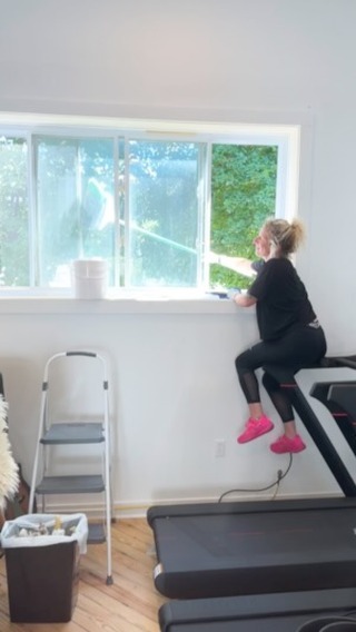 You have no idea how dirty your windows are until you clean them then realize how dirty your windows are. (Did not drop the broom in to the river below 🎉) . Mirror rails are up and ready for placing tomorrow, the house guitar is IN awaiting hanging for all you musicians to pick up and play between sets, and the sign guy is getting the original Roxbury sign down 😍
#progress #gym #workout #guitar #openingsoon #visitmargaretvilleny #catskills #smallbusiness