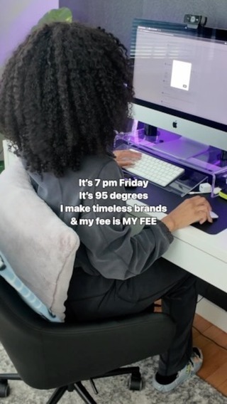 Unfortunately, I’m standing on bidness about my prices. 🤷🏾♀️
On the bright side, I do offer 4 split payments for orders $250+!
#branddesigner #brandidentitydesign
#visualidentity #brandstrategy #designmemes
#designhumor #dmventrepreneurs #dmvgraphicdesigner