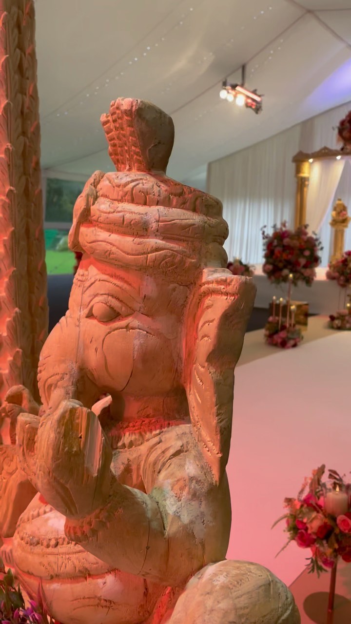 Calling all newly engaged couples! We invite you to join us on Sunday 21st April for our Luxury Wedding Showcase at Ditton Manor 💐✨
Explore our beautiful Manor House, gardens and event marquee, gain inspiration from our suppliers and meet with our wonderful team and the amazing team from @white_rabbit_events to discuss your wedding details!
Sign up on our website today and we can’t wait to meet you all!
#weddingshowcase #newlyengaged #weddingseason #luxuryweddingvenue #sayido #weddinglocation #weddingstyle #weddingsuppliers #luxuryweddings #dittonmanorweddings #dittonmanor #berkshire