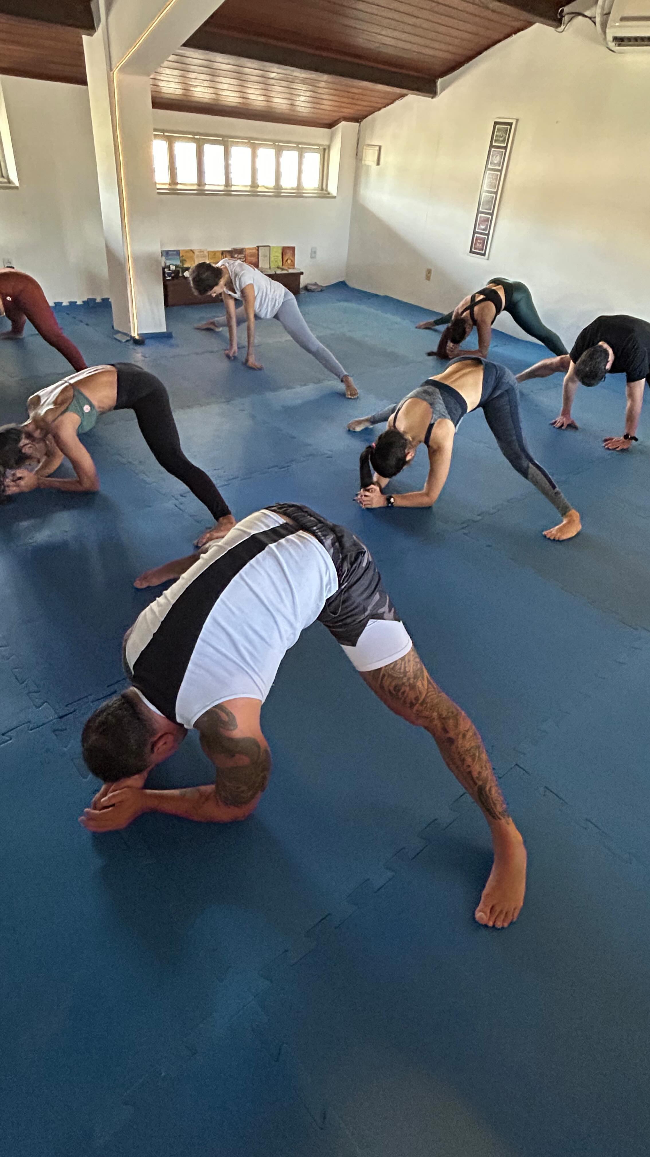 Feriadou no DeRose Method Rio Vermelho.
Na busca do bem-estar de nossos alunos.
Hoje com o instrutor @patriciogiuliani no @deroseriovermelho.
Com participação de @katiamrr @dramarianogueira @eneida.ferrucio @priscilla_ornellas @camysouza91 @caducosta1979 @edermelosalvador