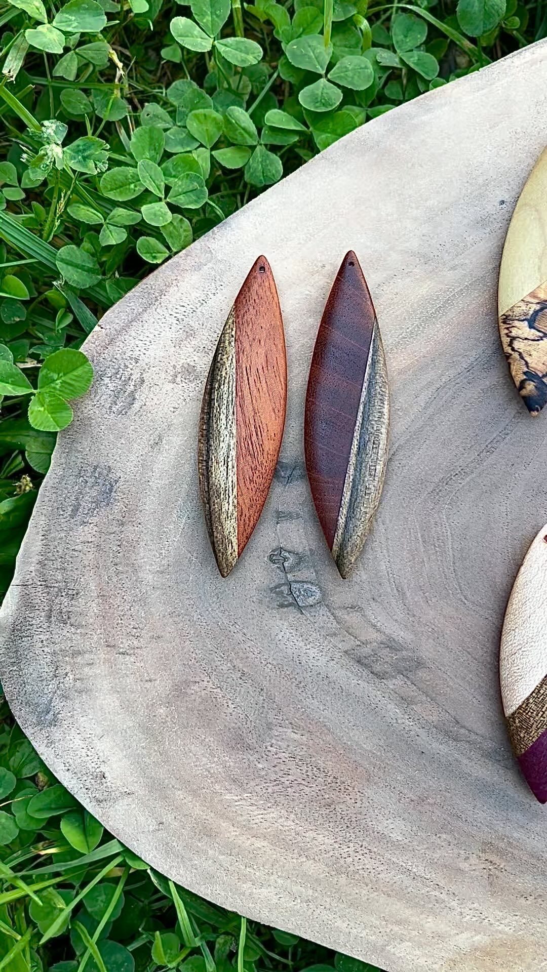 Due to popular demand, earrings are back! Website revamp / online store underway, but DM me if you want to snag a pair ✨
.
.
.
.
.
#kcapurasdesign #pyrography #pyrographyart #pyrographyartist #handmadejewelry #woodenearrings #woodartist #woodporn #woodcraft #woodart #woodlove #originaldesign #oneofakind #femalewoodworker #details #accessories #statementpiece #handmadeearrings #artisanjewelry #bohochic #earrings #woodjewelry #uniquegift #boho #bohostyle #naturalstyle #michigan #localartist @odiesoil