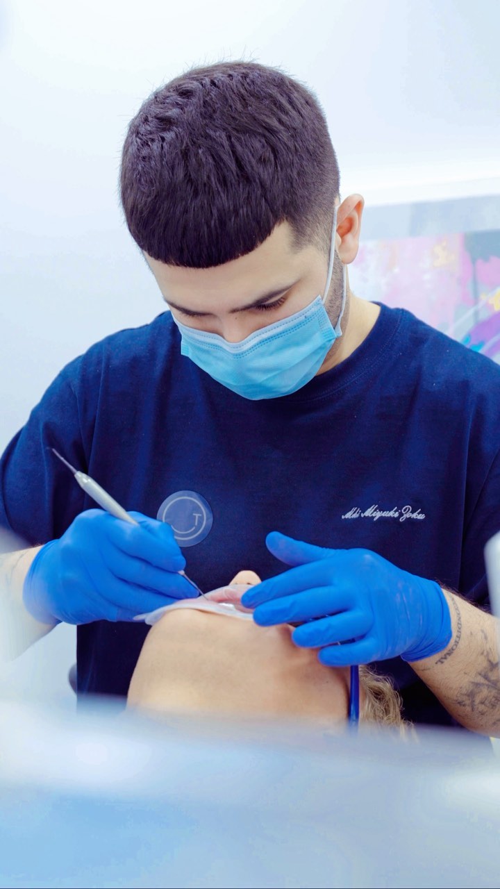 Composite bonding @teeth_by_teki ⚪️
.
.
Every tooth shape is bespoke to you 💙