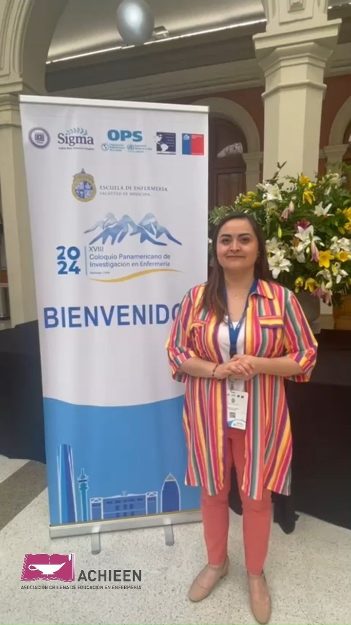 La Presidenta de nuestro Directorio @clacla.flores representándonos en el XVIII Coloquio Panamericano de Investigación en Enfermería, envía este saludo para los socios y socias que han presentado sus trabajos en esta importante instancia
#coloquioenfermeria #achieen #enfermeria #saludable