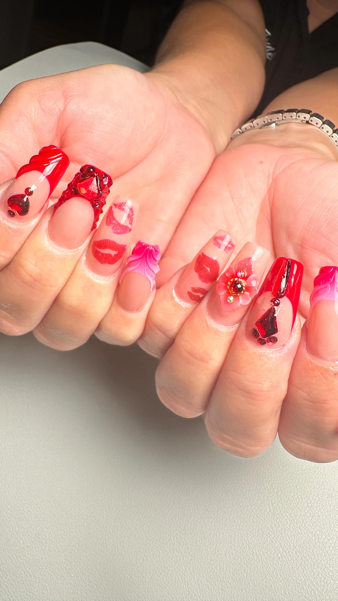 All the V day vibes #valentinesdaynails
❤️❤️❤️❤️❤️🩷🩷🩷🩷🩷
#valentinesnails #cutenails #konanailsalon #bigislandnails #konanails #lovenails #coutureclaws