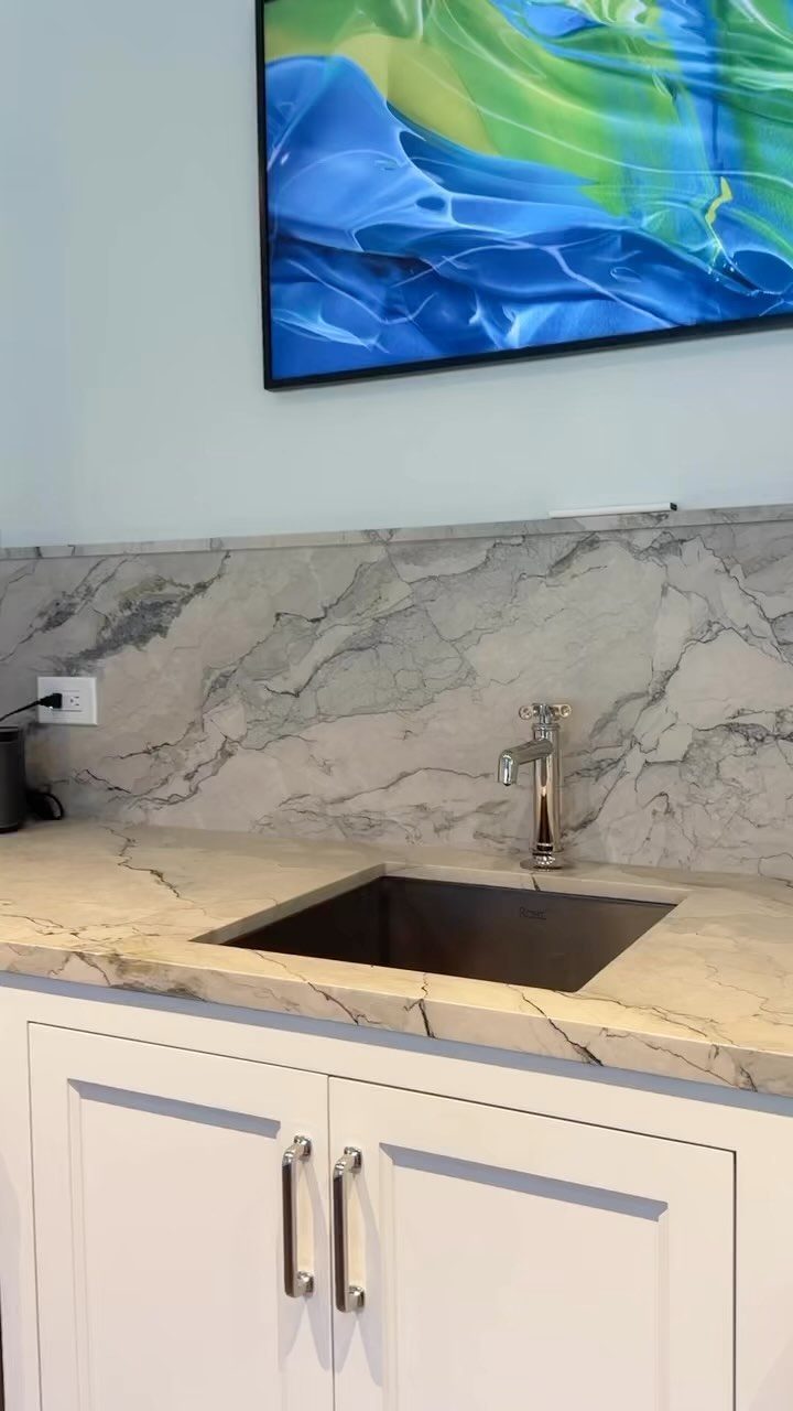 Looking to entertain but feel cramped in your current space? 🏠 Need more room for the kids or finding your kitchen too small for your culinary ambitions? 🍴 Consider a kitchen remodel and revamp your space with OmegaCMG! We take your space to new limits, transforming your home to meet all your needs. Start your transformation today! 🛠️✨ #HomeImprovement #omegacmg