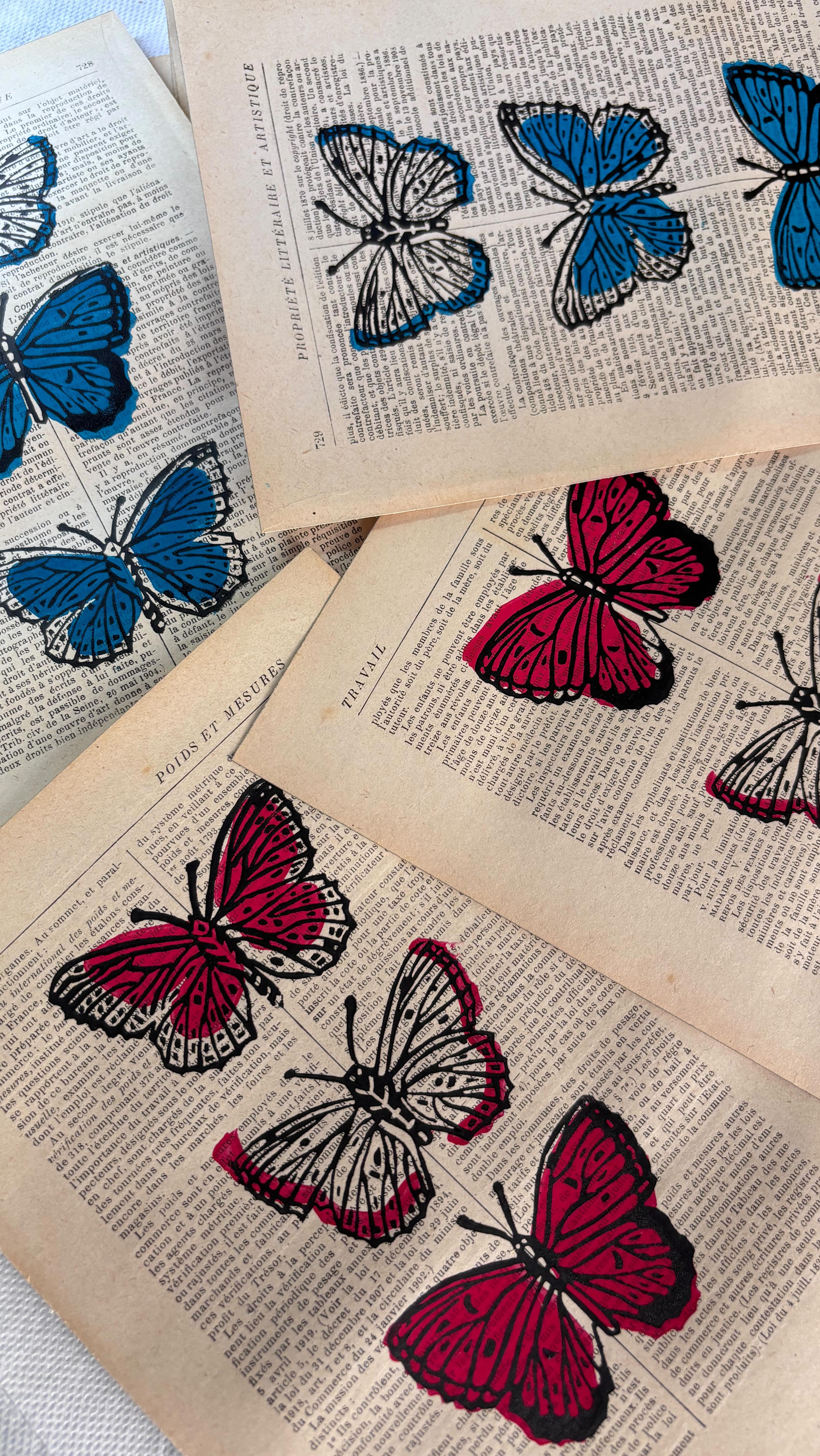 💥 BOOM 💥
Quelques nouveaux venus colorés pour ce week-end ! Une préférence pour la couleur ?
#linocut #linocutprintingprocess #linocutprintmaker #linocutprint #linocutting #reliefprint #reliefprinting #printisnotdead #inkprintrepeat #linogravure #engraving #couleur #colorful #papillon #butterfly #butterfly🦋 #handmade #crafts #diy #diyproject #printmakersofinstagram