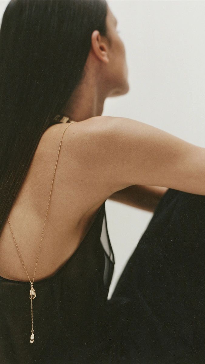 Parece que quando se trata de corpo, a grama do vizinho é sempre mais verde. Mais curvilínea, mais estética. Mais alta, mais magra e, na nossa idealização, mais bonita. De certa forma, ele também pensa isso sobre nós. #autoimagem #inseguranças