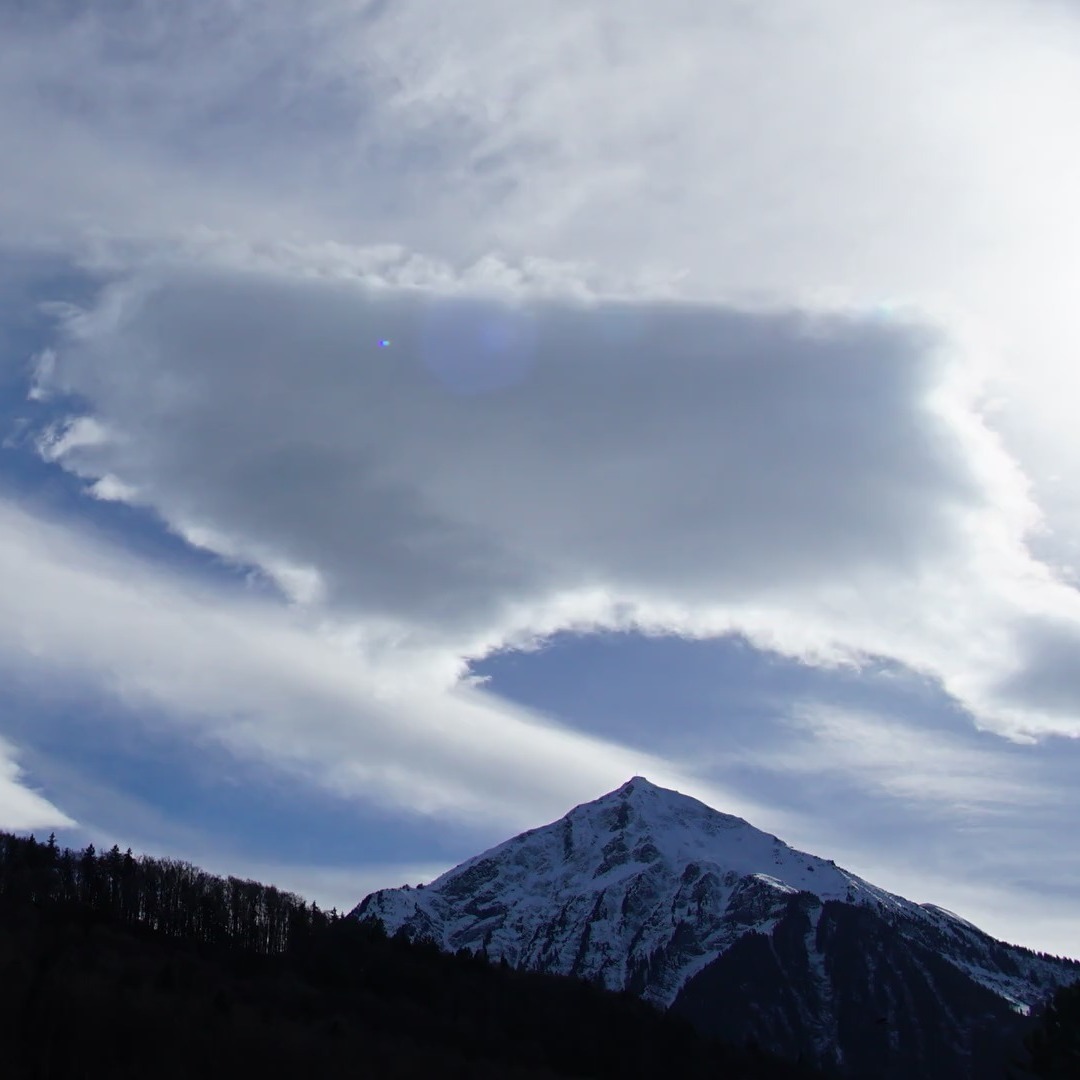 26.03.2024 #wetterberg #Niesen #Lenticularis @niesenbahn