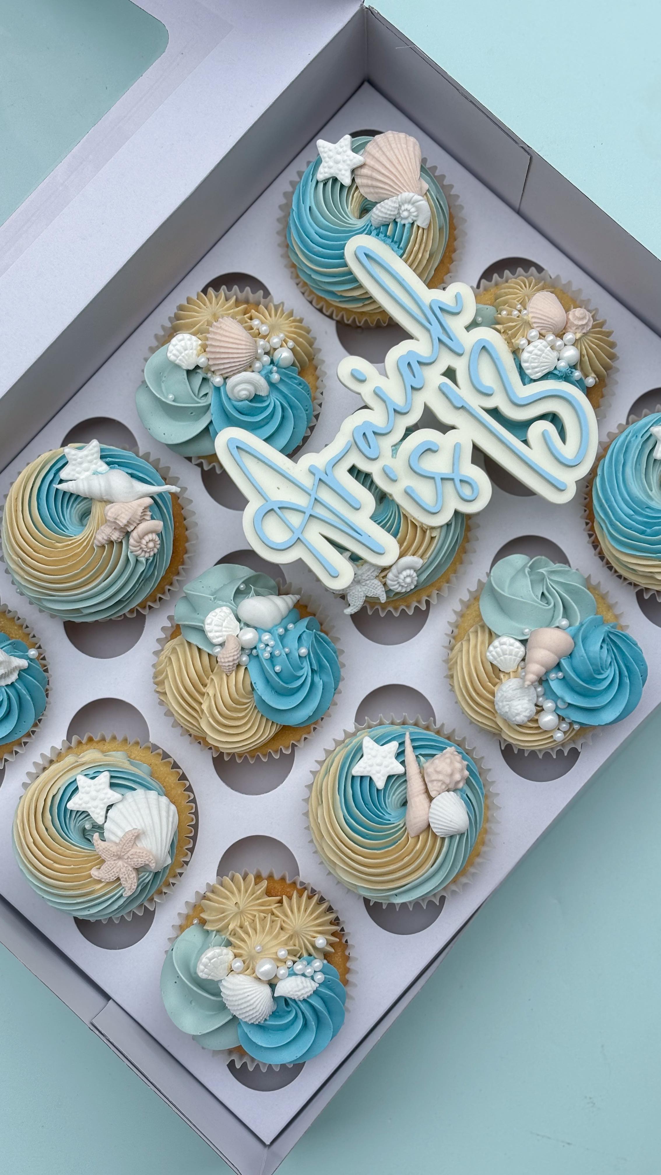 Araiah Turns 13 ✨ 🐚
Happy Birthday Araiah, wishing you an amazing day out celebrating your thirteenth 🎈
Beach theme inspired cupcakes for a special celebration!
Māmā @rochelle_mumto6
Cupcake Acrylic Charm as always @chaosandpetals 🤍
Sprinkles @cakecraftaustralia
Shell moulds and sprinkles from @bakebossaustralia
Stunning colours @vividcreateinspire
.
.
.
.
#beachcupcakes #kaikaicakery #goldcoastcupcakes #bluecupcakes #beachinspiredcupcakes #buttercreamcupcakes #shellsprinkles