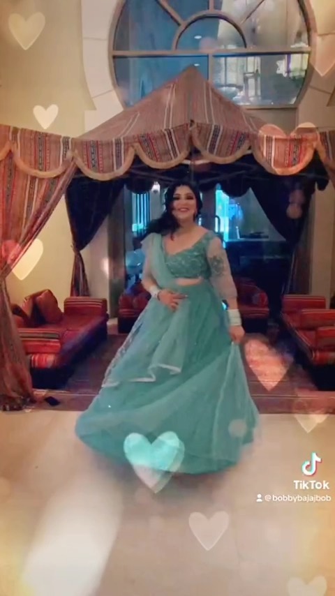 Wow @bobbybajajbob 😍
Net Embroidery With Handwork Dress👗
@bobbybajajbob
#net #embroidery #fashion #embroidery #dubai #uae #saudiarabia #india #bajinternational #womenclothing #dresses