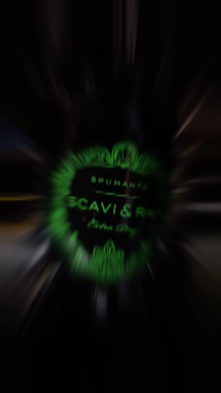 SVAVI&RAY Flasche im 40x40cm Spiegelrahmen.🔨🍾 #brokenbottleart #epoxy #epoxidharz #art