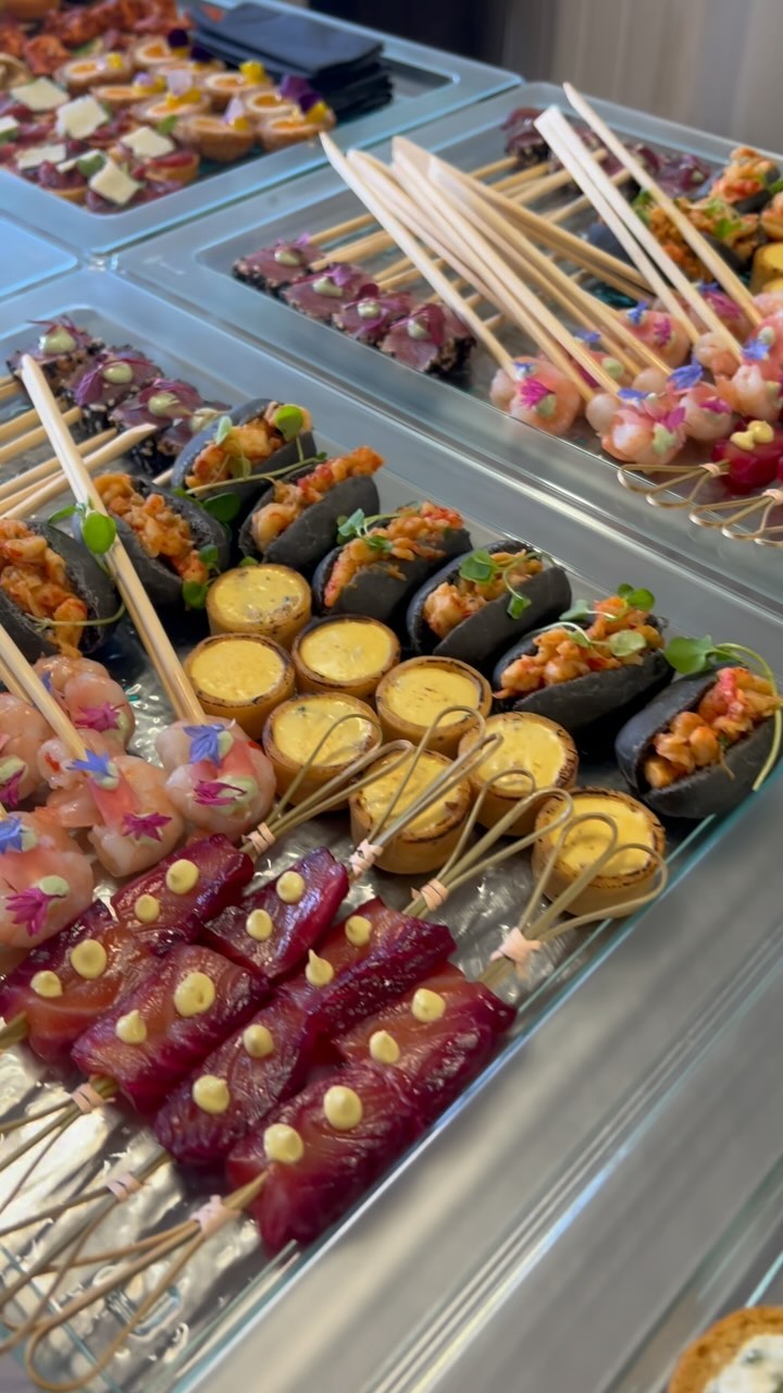 Canapés & finger food drop off 🥂