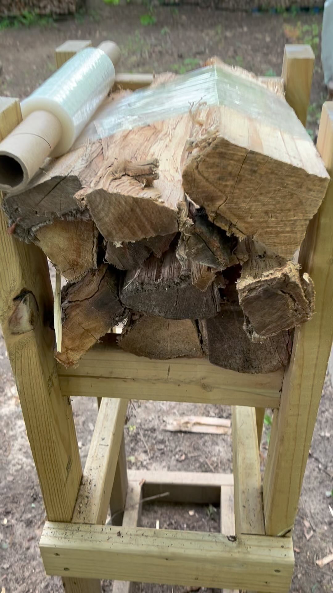 We are already thinking about the weekend! Here’s a look at how we wrap our bundles by hand. I also found out I cannot wrap a bundle one handed 😆 What are you planning for this weekend? #michigansmallbusiness #firewood #riveraridge #madeinmichigan
