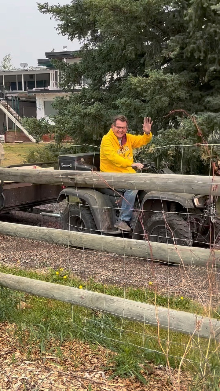 Feeling grateful today for an awesome dad and hubby. Happy Father’s Day @t2fire and @diehler45, love you both! ❤️❤️
Missed you, @ava.thiessen 🥰
#fathersday #couttscentre #lucky