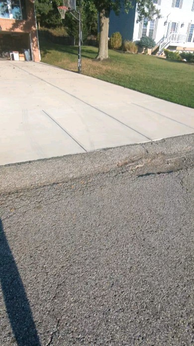 Oak tree removal and stump grinding in South Park, Pennsylvania #treeservice #treeremoval #treepruning #arboristsofinstagram #arborist