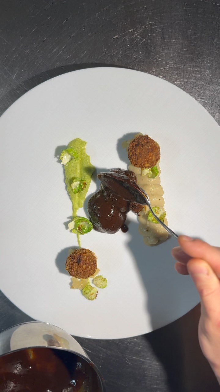 Geniesse leckere Kreationen von Adrian Strub und seinem Team 🥰
#oberstadt #oberstadtbaden #badenist #badenisst #restaurant #foodporn #foodprep #foodie #foodinzurich