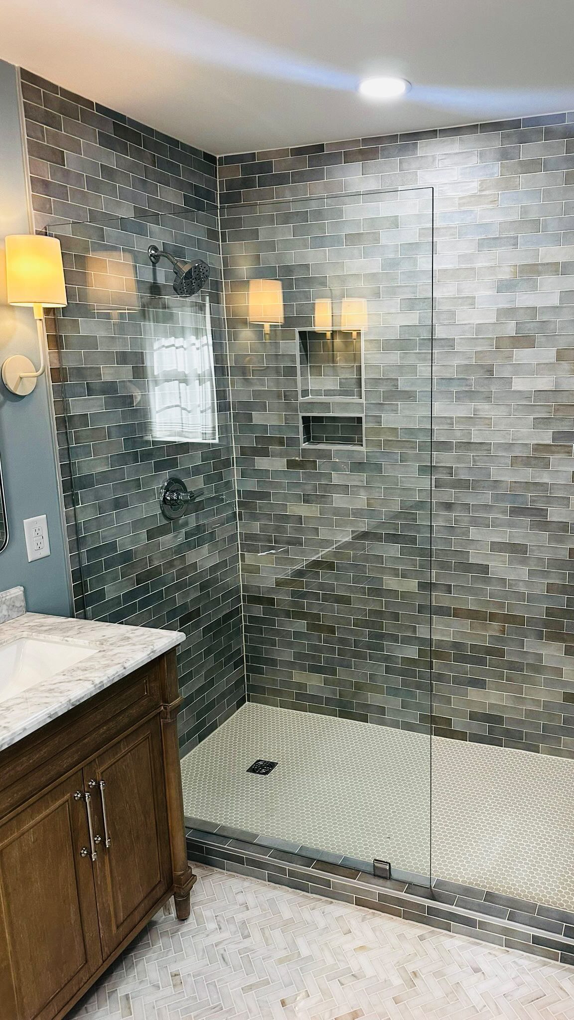 Master Bathroom Renovation
#masterbathroomdesign #tileworks #showerdesign #showerideas #showertime #shelving #newdesign #framing #framinglife #glasspanel #shelves #tilingideas #plumbing #electricalwork #vanitymirror #lightfixtures #painting #Sherwinwilliamspaint #generalcontractor #carync #raleighnc #apexnc #durham #sanfordnc #northcarolina #lifetimelaborwarranty #mastershower #shower #shelf #clientsatisfaction