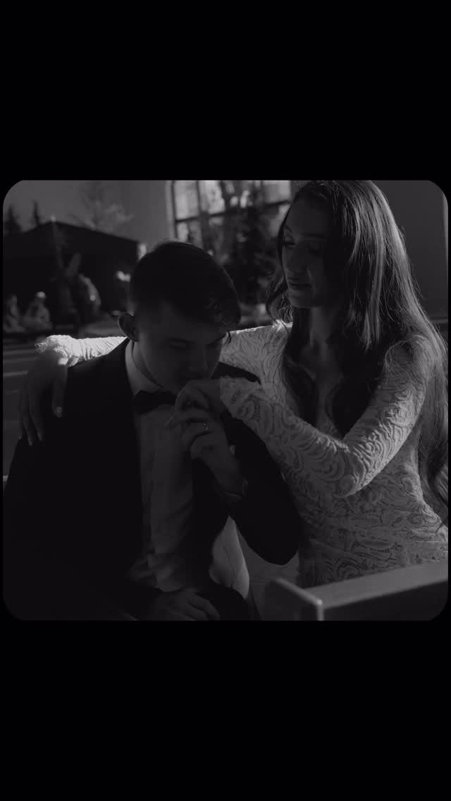 🎬 Your love story, captured on film, will be more than you ever imagined.
Long after the vows are said and the day has passed, you’ll relive every emotion, every moment — again and again.
Let us preserve your forever. 💍✨
Videography : @byhcfilms
Photography : @shelbyannphotos
Makeup: @neuskin_esthetics
Floral: @blumeceremony
Dj: @subelodjscom
Wedding planer : @soeventfulswfl
Venue: @aldermanhouse
#wedding #swfl #film #destinationwedding #weddingmiami #weddingplanners #weddingnaples